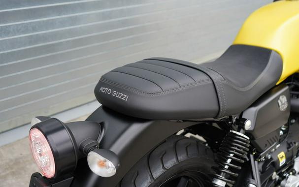 2022 Moto Guzzi V7 Stone E5