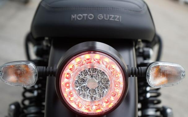 2022 Moto Guzzi V7 Stone E5