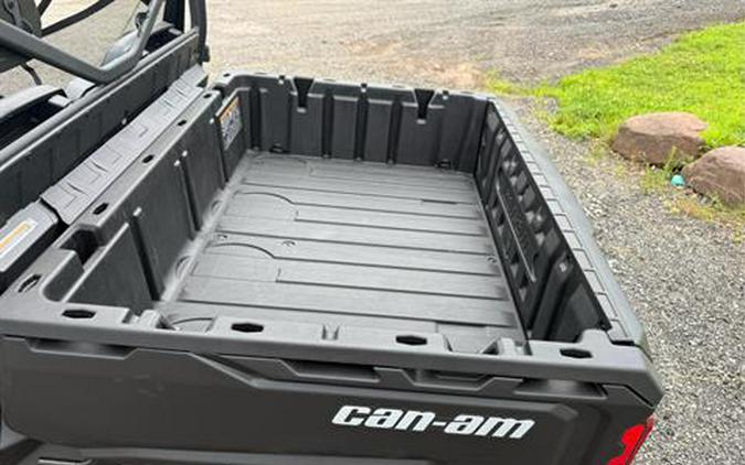 2025 Can-Am Defender DPS HD10