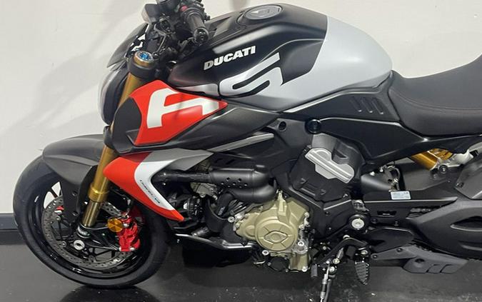 2026 Ducati Diavel V4 RS Livery