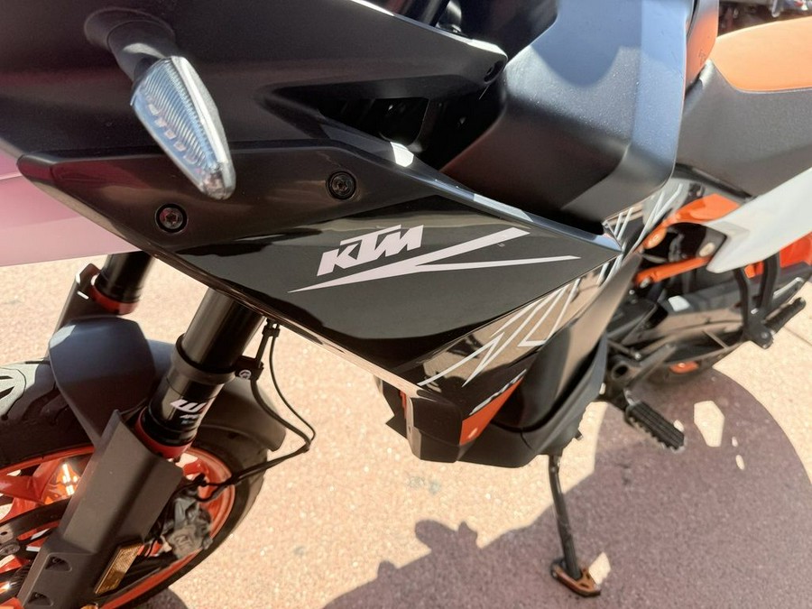 2024 KTM 890 SMT