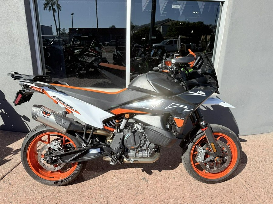 2024 KTM 890 SMT