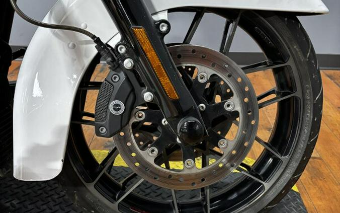 2021 Harley-Davidson® CVO™ Street Glide® GREAT WHITE PEARL & BLK HOL