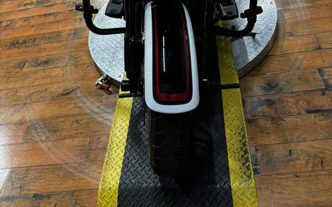 2021 Harley-Davidson® CVO™ Street Glide® GREAT WHITE PEARL & BLK HOL