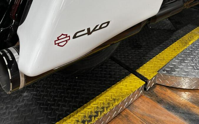 2021 Harley-Davidson® CVO™ Street Glide® GREAT WHITE PEARL & BLK HOL