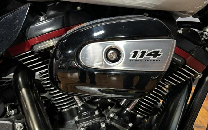 2021 Harley-Davidson® CVO™ Street Glide® GREAT WHITE PEARL & BLK HOL