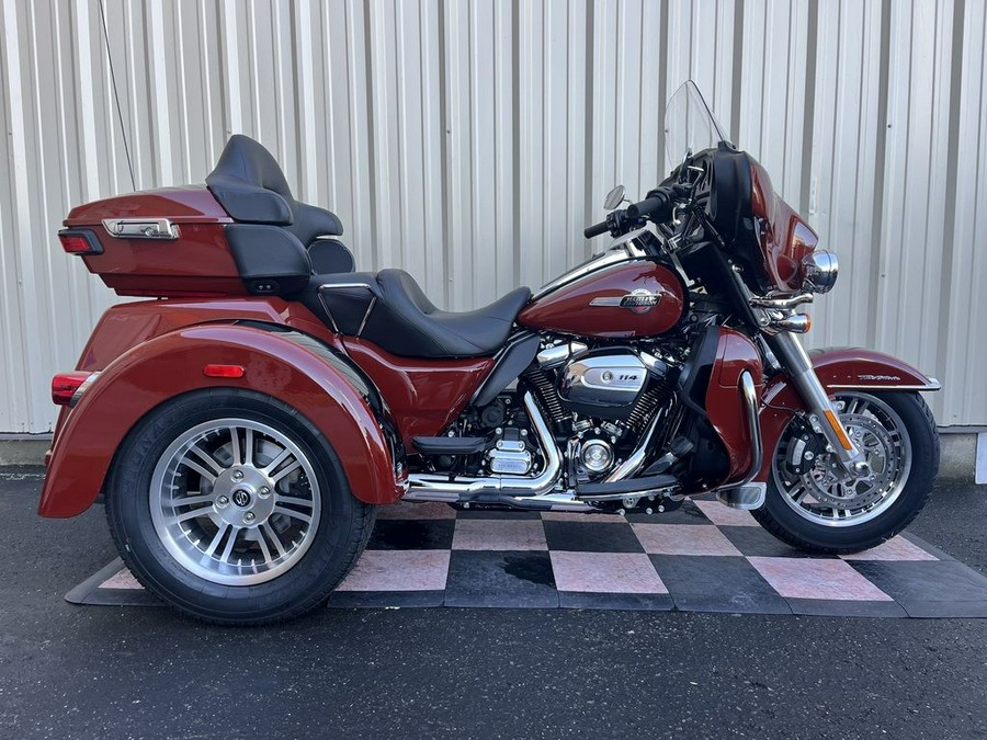 2024 Harley-Davidson® FLHTCUTG - Tri Glide® Ultra