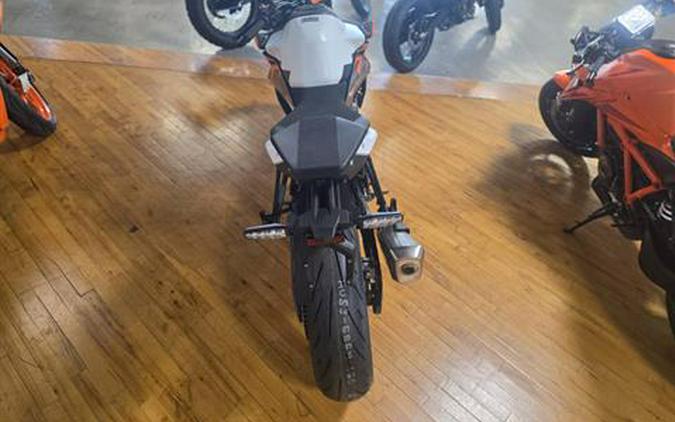 2027 KTM 990 Duke