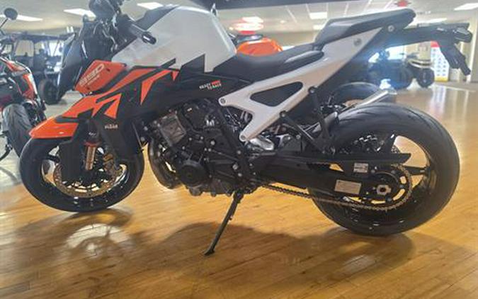2027 KTM 990 Duke