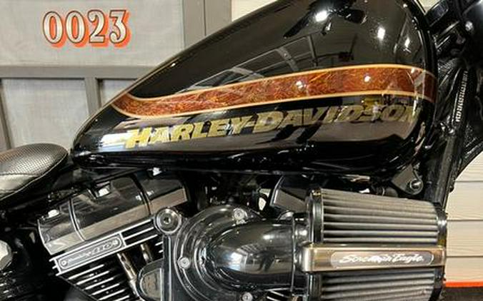 2016 Harley-Davidson® FXSE - CVO™ Pro Street Breakout®