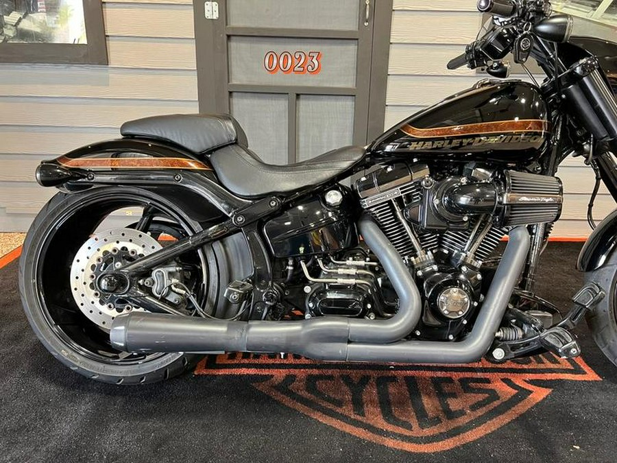 2016 Harley-Davidson® FXSE - CVO™ Pro Street Breakout®