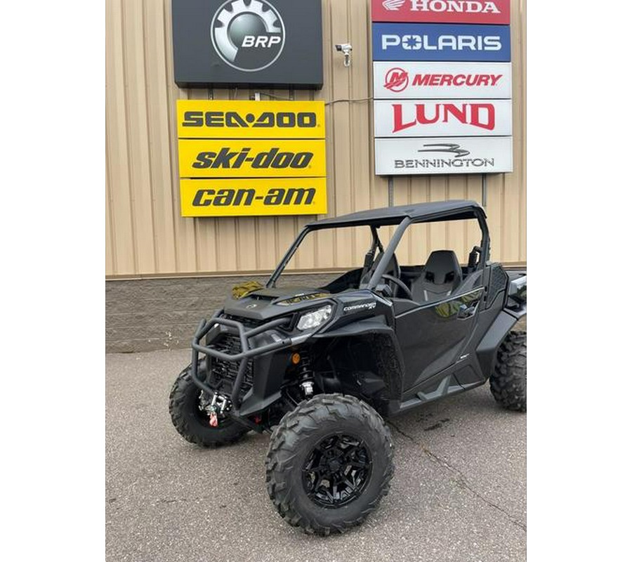 2024 Can-Am® Commander XT 700