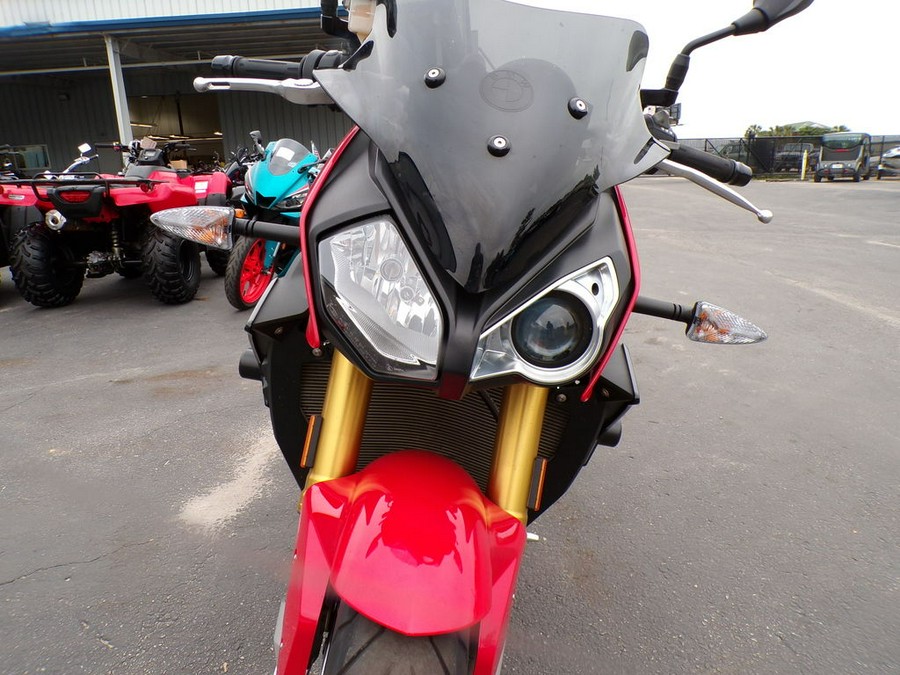 2018 BMW S 1000 R Racing Red / Black Storm Metallic