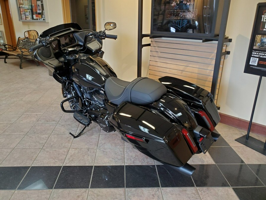 2024 Harley-Davidson Road Glide® Vivid Black - Black Finish