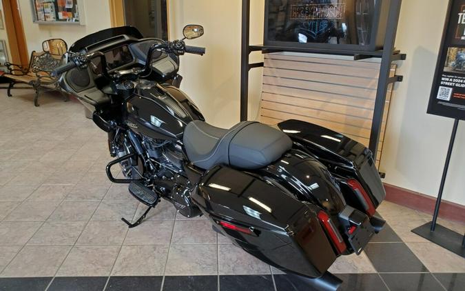 2024 Harley-Davidson Road Glide® Vivid Black - Black Finish