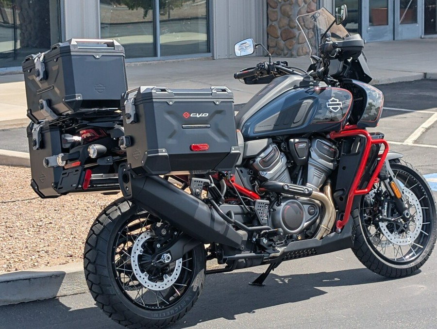 2025 Harley-Davidson® CVO™ Pan America®