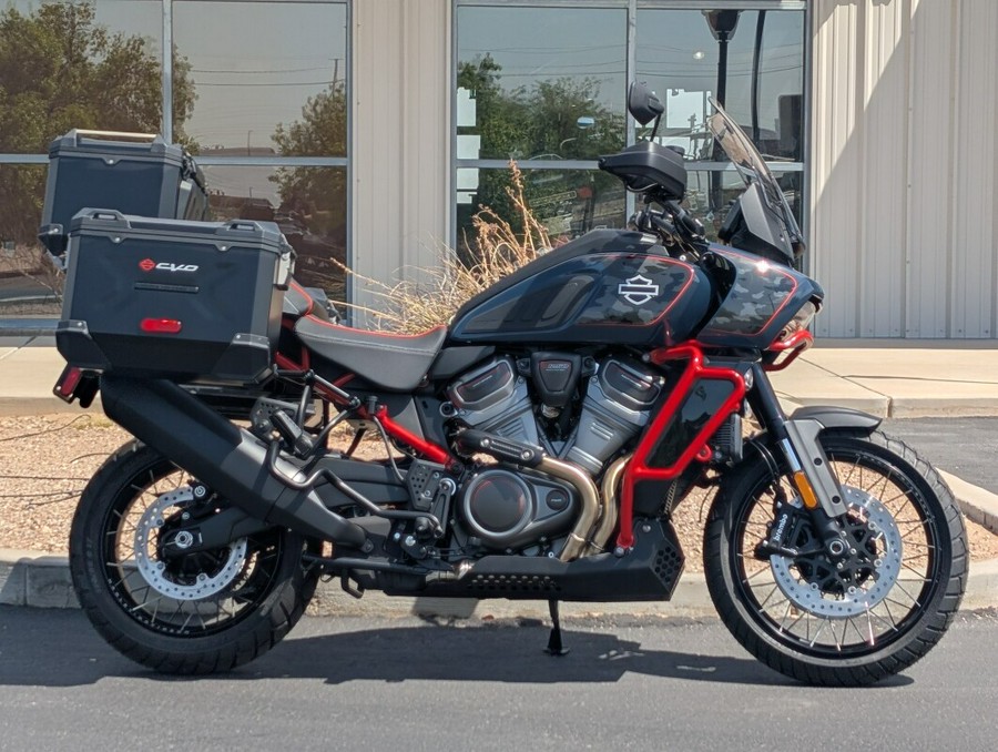 2025 Harley-Davidson® CVO™ Pan America®