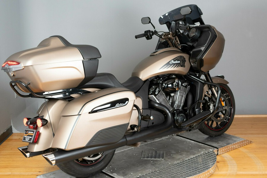 2020 Indian Motorcycle Indian Challenger Dark Horse