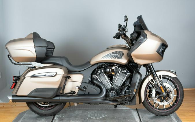 2020 Indian Motorcycle Indian Challenger Dark Horse