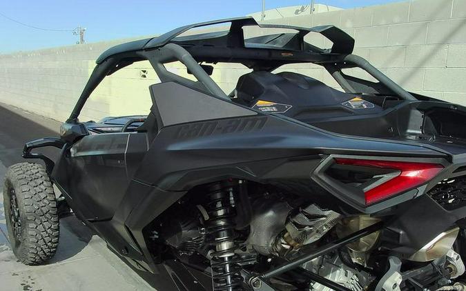 2025 Can-Am® Maverick R X RS