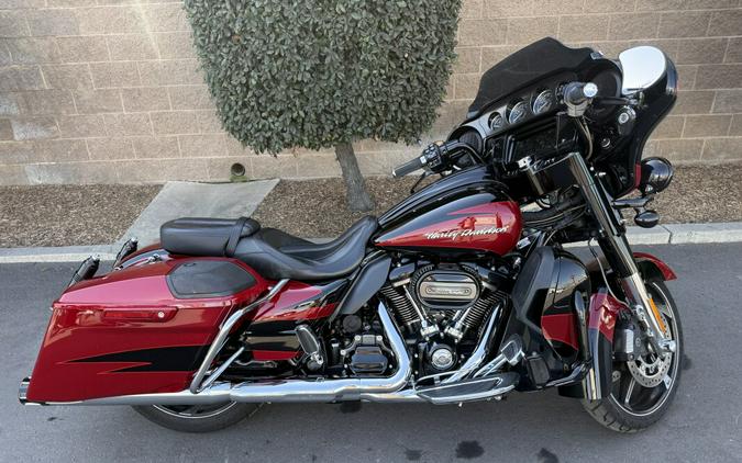 FLHXSE 2017 CVO™ Street Glide®