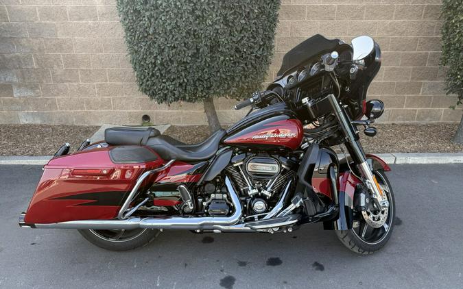 FLHXSE 2017 CVO™ Street Glide®