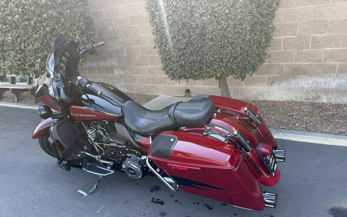 FLHXSE 2017 CVO™ Street Glide®