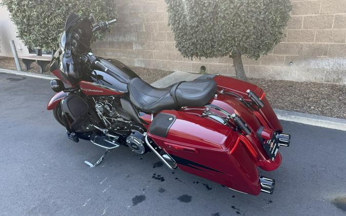 FLHXSE 2017 CVO™ Street Glide®