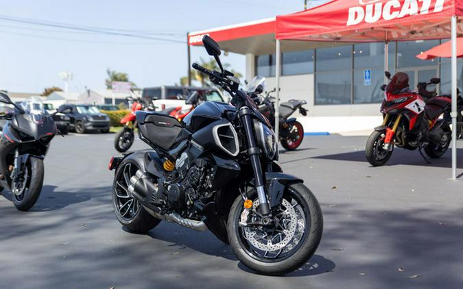 2024 Ducati Diavel V4 Black