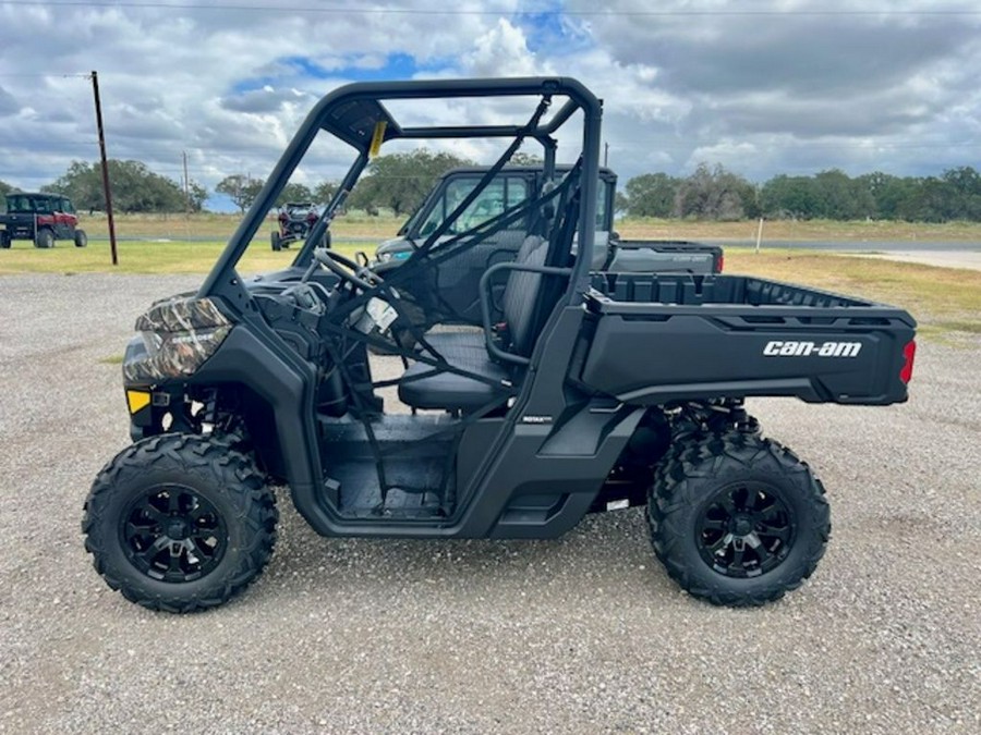 2025 Can-Am™ Defender DPS HD7