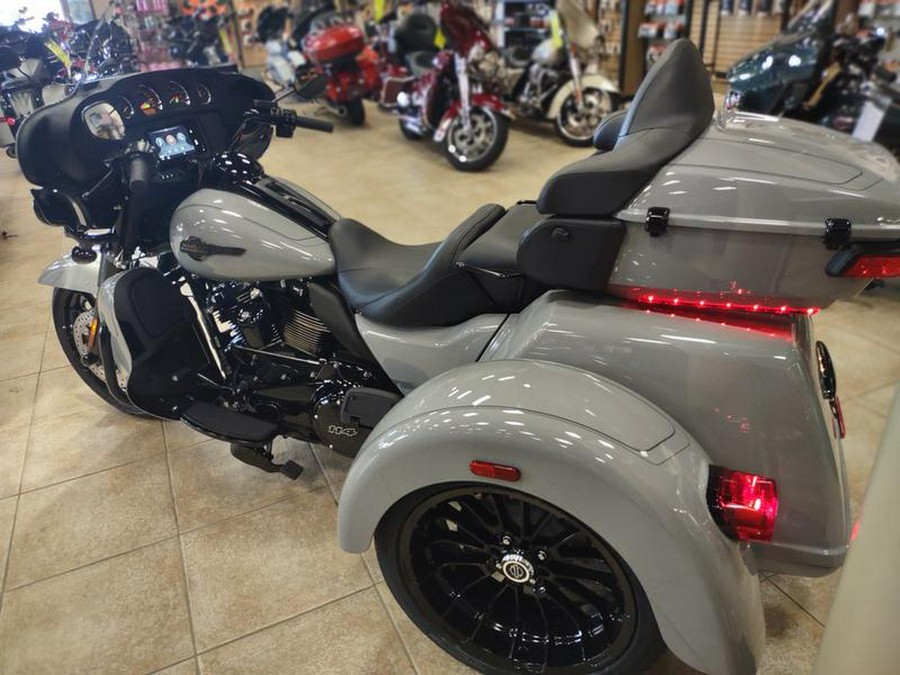2025 Harley-Davidson® FLHTCUTG - Tri Glide® Ultra