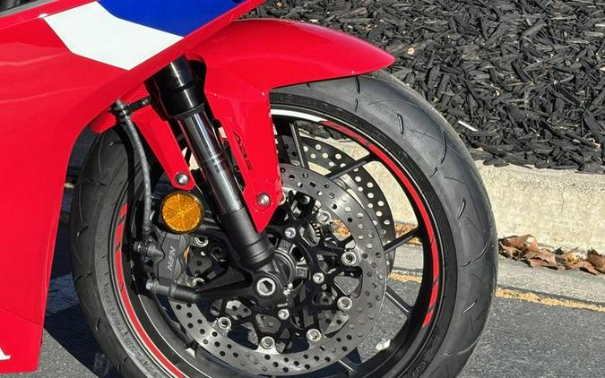 2026 Honda® CBR650R E-Clutch