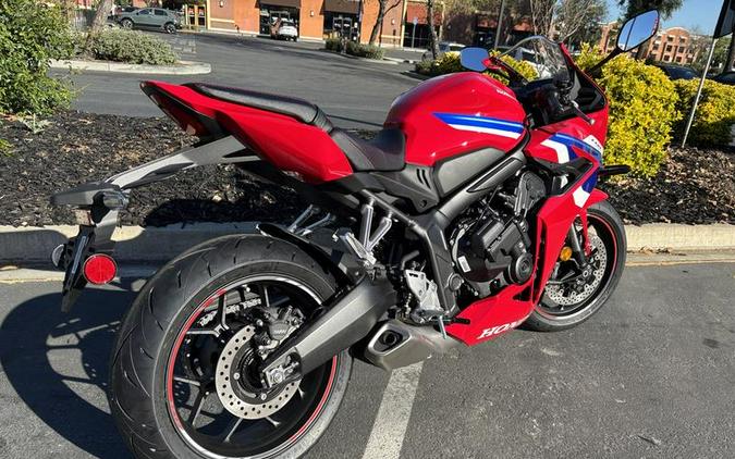 2026 Honda® CBR650R E-Clutch