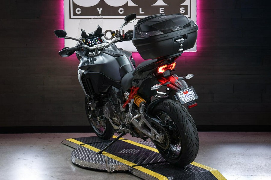 2022 Ducati Multistrada V4 S Travel & Radar