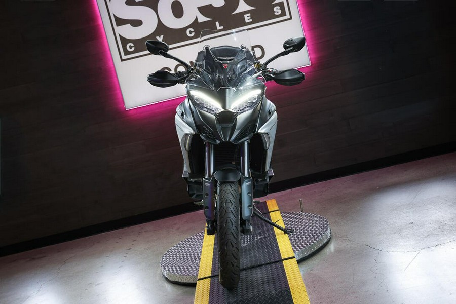 2022 Ducati Multistrada V4 S Travel & Radar