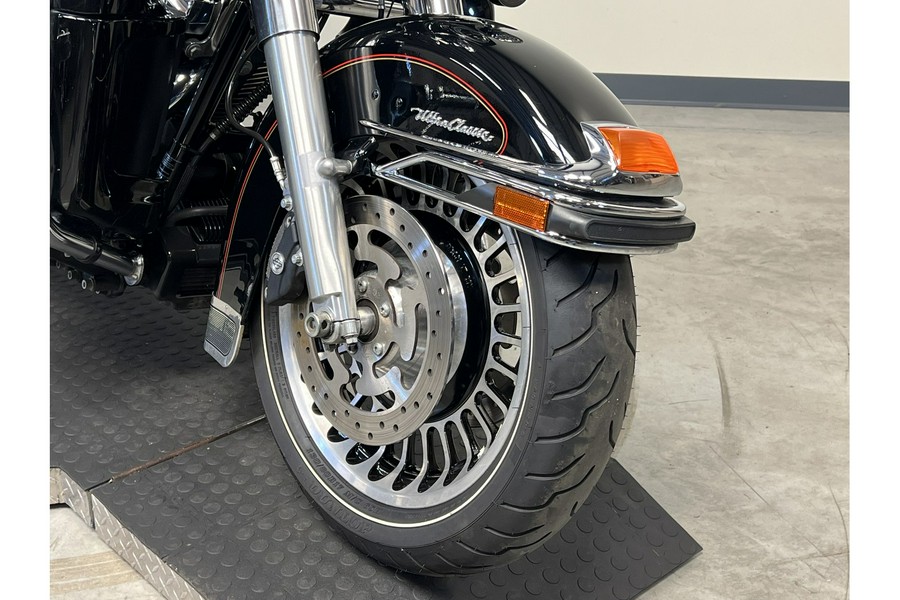 2013 Harley-Davidson® Electra Glide Ultra Classic® FLHTCU