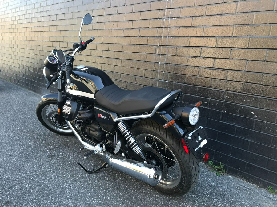 2024 Moto Guzzi V7 Special
