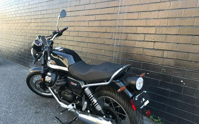 2024 Moto Guzzi V7 Special