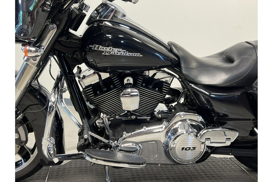 2013 Harley-Davidson® STREET GLIDE FLHX