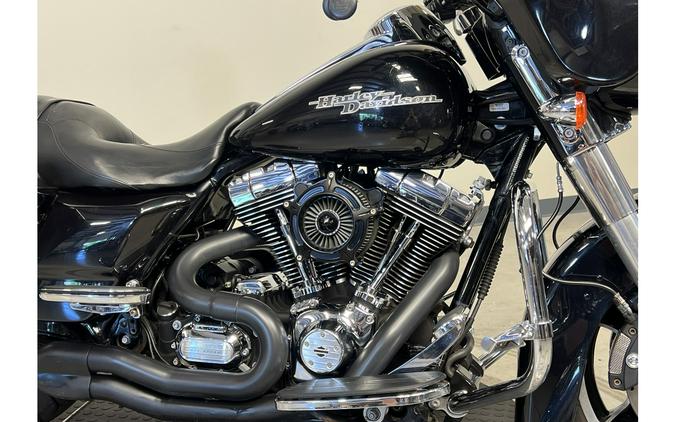 2013 Harley-Davidson® STREET GLIDE FLHX