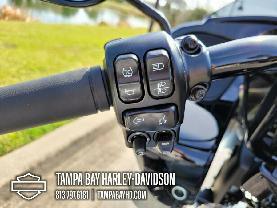 Harley-Davidson 2024 Road Glide 3