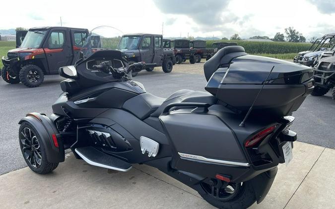 2023 Can-Am® Spyder RT Limited Dark Wheels