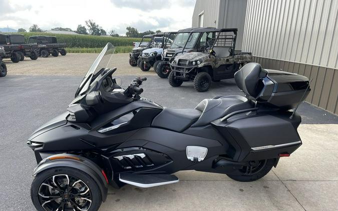 2023 Can-Am® Spyder RT Limited Dark Wheels