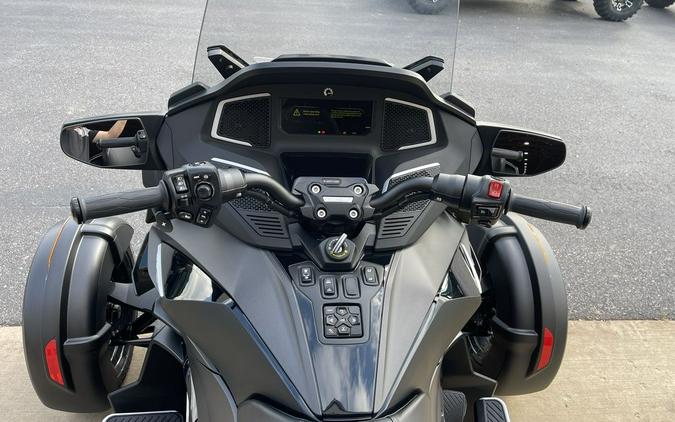 2023 Can-Am® Spyder RT Limited Dark Wheels