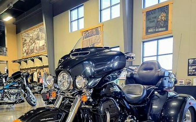 2018 Harley-Davidson® FLHTCUTG - Tri Glide® Ultra