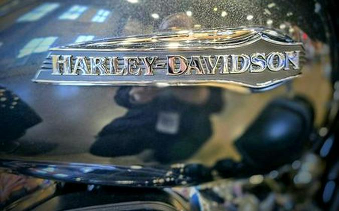 2018 Harley-Davidson® FLHTCUTG - Tri Glide® Ultra