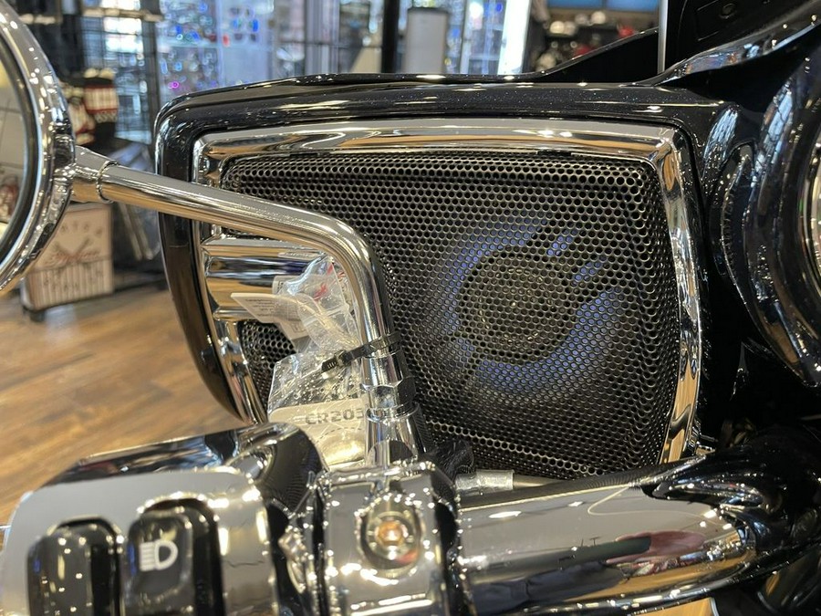 2024 Indian Motorcycle® Roadmaster® Limited with Powerband Audio Package Black Azure Crystal