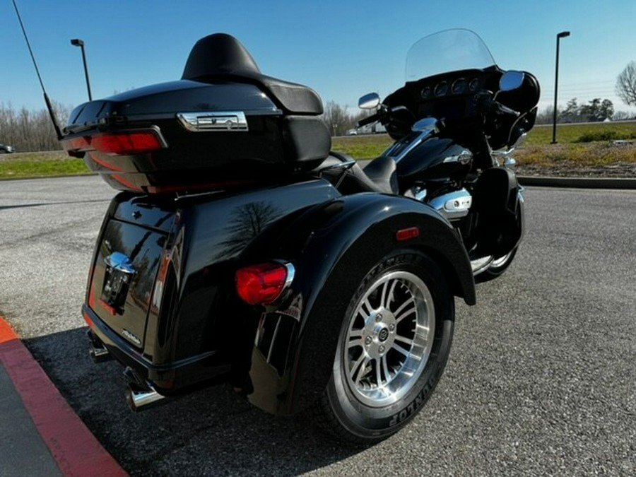 2024 Harley-Davidson Tri Glide Ultra Black