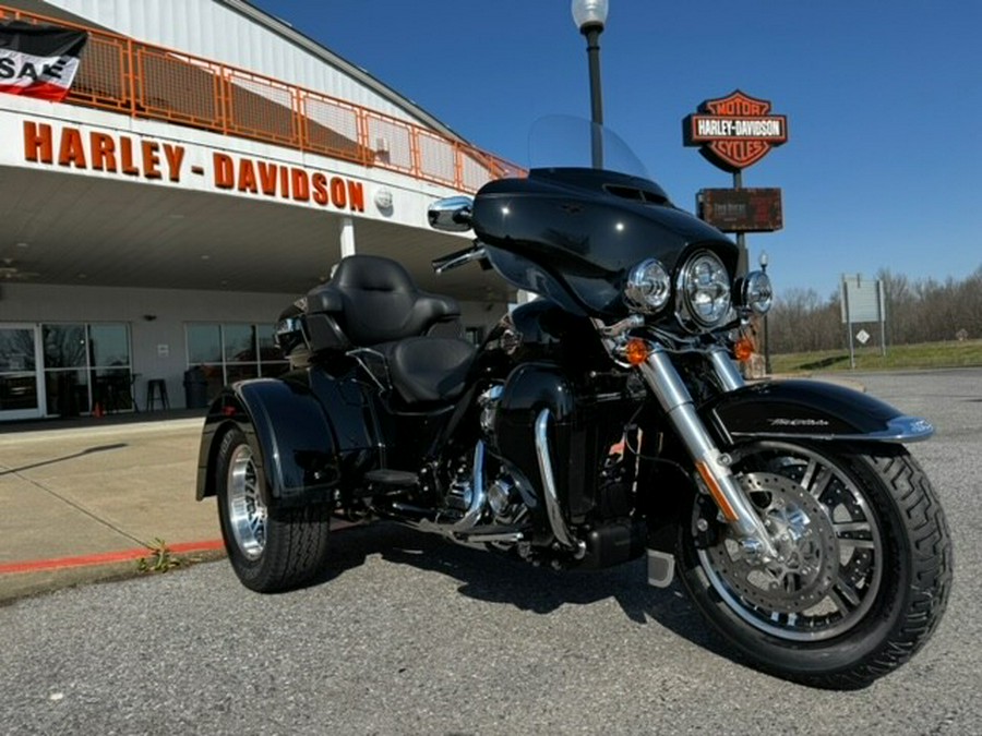 2024 Harley-Davidson Tri Glide Ultra Black