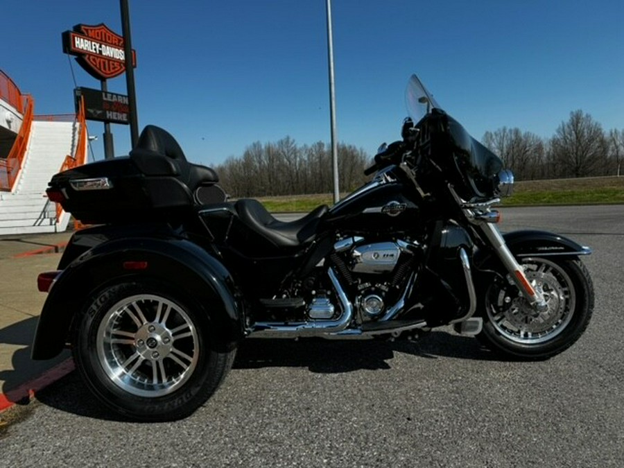 2024 Harley-Davidson Tri Glide Ultra Black